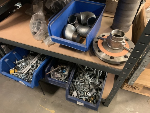 1065650-32 Stock hydraulic and electronic components, 22 shelf sections (incl. shelves)