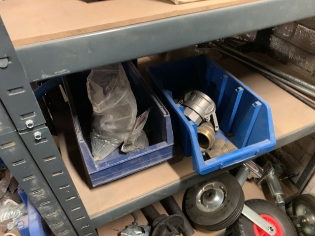 1065650-40 Stock hydraulic and electronic components, 22 shelf sections (incl. shelves)