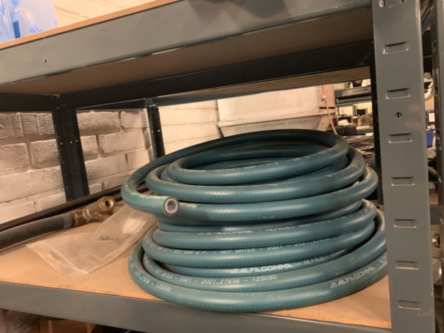 1065650-43 Stock hydraulic and electronic components, 22 shelf sections (incl. shelves)