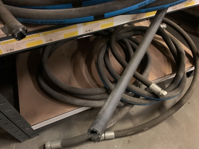 1065650-47 Stock hydraulic and electronic components, 22 shelf sections (incl. shelves)