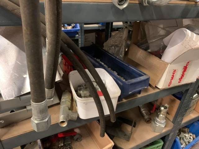 1065650-55 Stock hydraulic and electronic components, 22 shelf sections (incl. shelves)