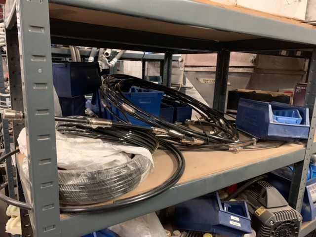 1065650-64 Stock hydraulic and electronic components, 22 shelf sections (incl. shelves)