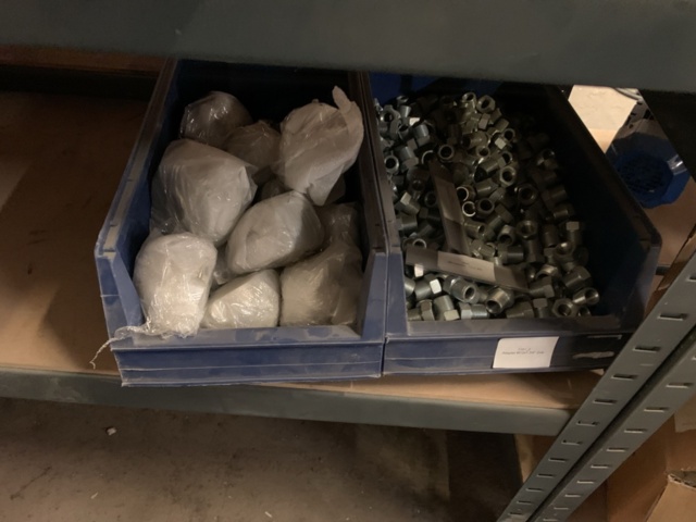 1065650-71 Stock hydraulic and electronic components, 22 shelf sections (incl. shelves)