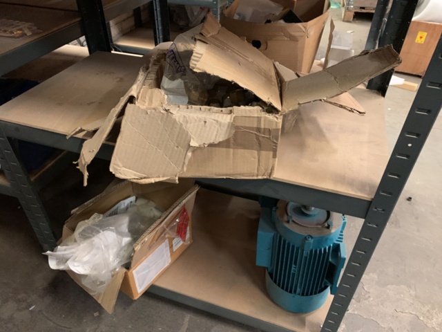 1065650-74 Stock hydraulic and electronic components, 22 shelf sections (incl. shelves)