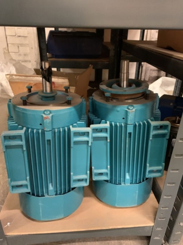 1065650-75 Stock hydraulic and electronic components, 22 shelf sections (incl. shelves)