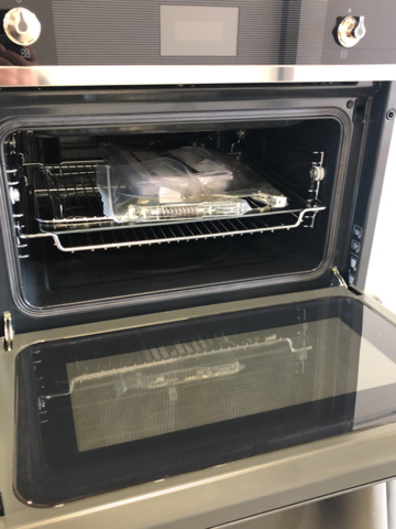 1134486-6 Smeg Combi Microwave SF4101MCN1 Linea Black