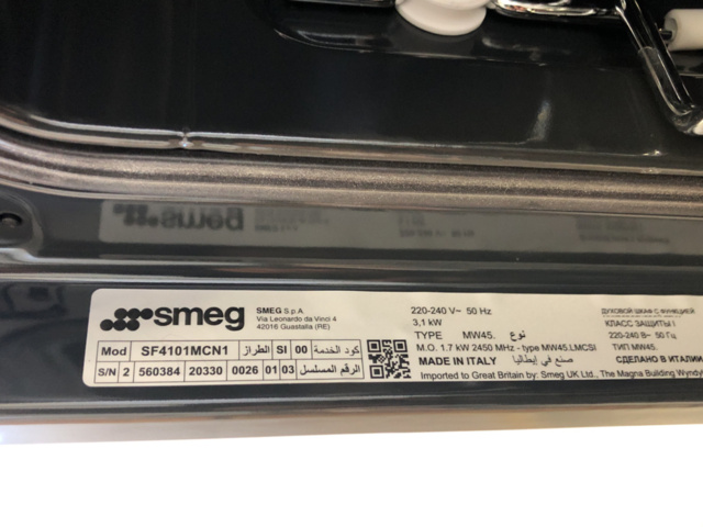 1134486-7 Smeg Combi Microwave SF4101MCN1 Linea Black