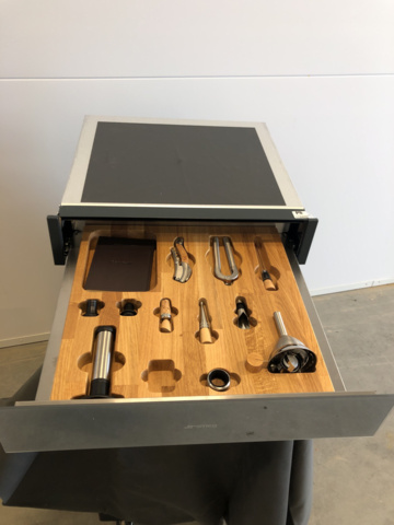 1134490-2 Smeg Linea sommelierlåda CPS115S