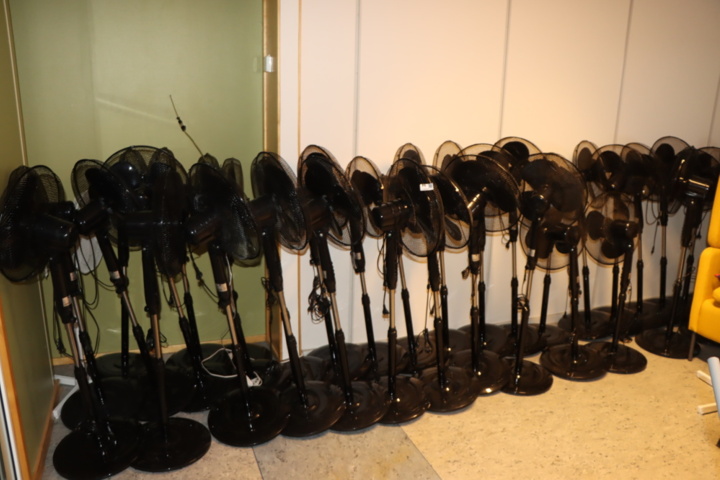 1140027-7 36 st Golvfläktar