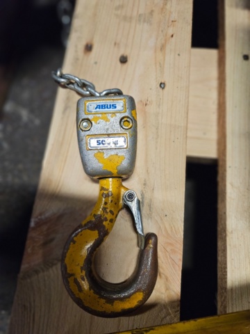 1170946-2 Chain hoist 500kg with electric running gear & pillar slewing crane - ABUS GM3