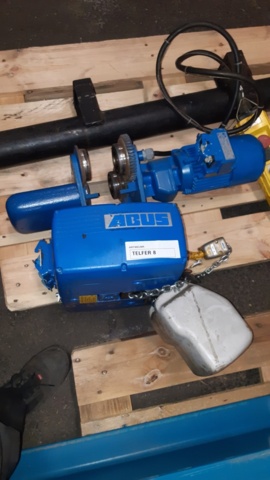 1170946-16 Chain hoist 500kg with electric running gear & pillar slewing crane - ABUS GM3