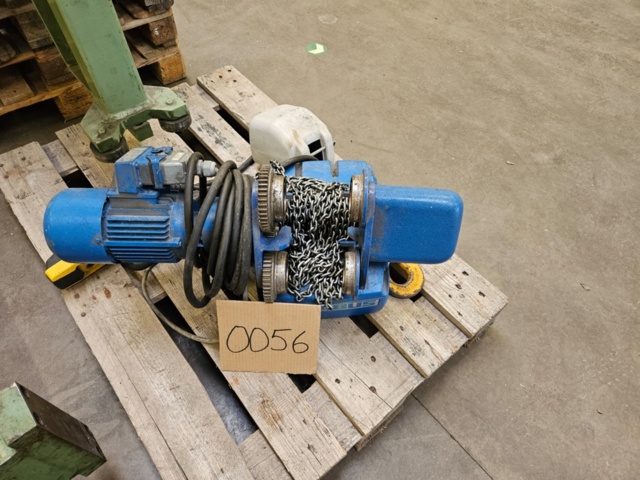 1170951-1 Chain hoist 1000kg with undercarriage & pillar slewing crane - ABUS GM3