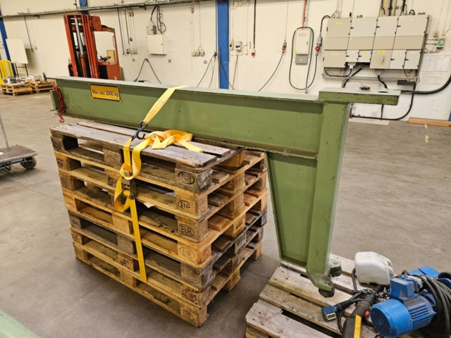 1170951-2 Chain hoist 1000kg with undercarriage & pillar slewing crane - ABUS GM3