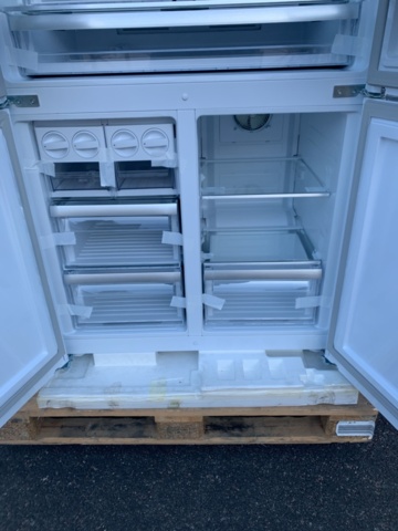 1134477-11 Smeg 4 door white Fridge/freezer