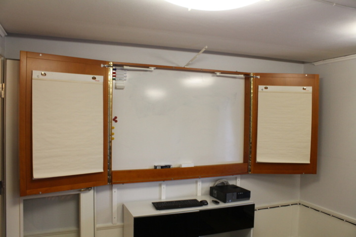 1121093-13 Infocus Projektor med duk