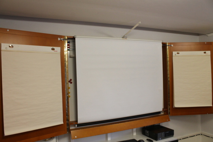 1121093-15 Infocus Projektor med duk