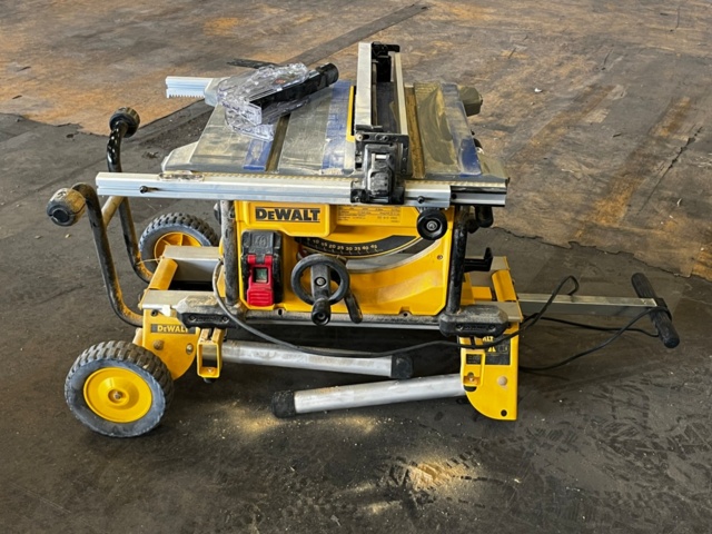 1145014-2 Table saw, DeWalt DWE7485, on stand