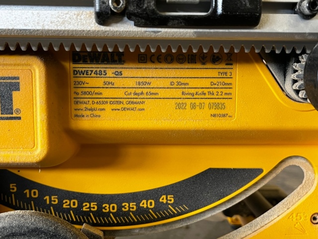 1145014-4 Table saw, DeWalt DWE7485, on stand