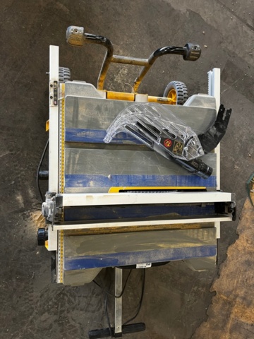 1145014-5 Table saw, DeWalt DWE7485, on stand