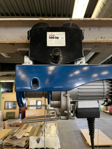 1145022-11 Lifting winch Biltema EH400 on carriage and lifting stand