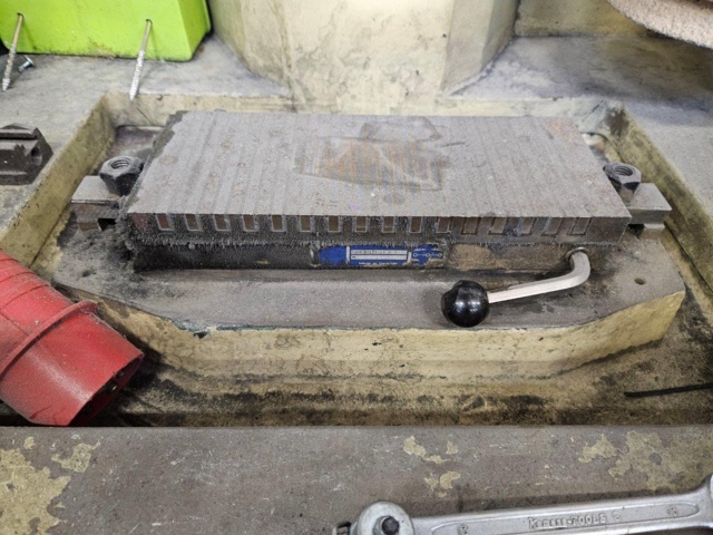 1170976-4 Flat surface grinding machine, Delta LB-300