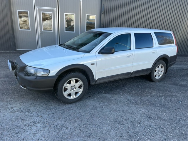 1166117-5 Volvo XC70 2.5T AWD - 2004