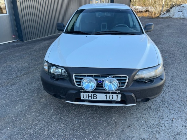 1166117-6 Volvo XC70 2.5T AWD - 2004
