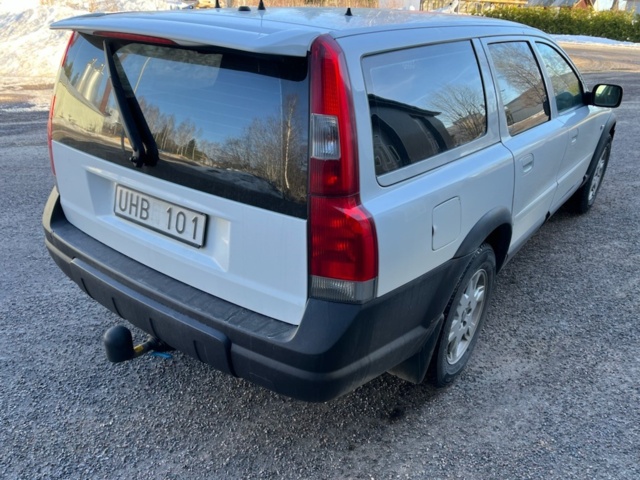 1166117-2 Volvo XC70 2.5T AWD - 2004