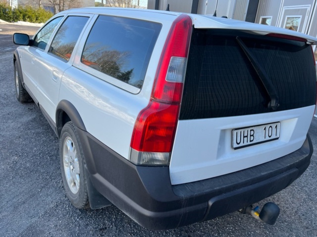 1166117-4 Volvo XC70 2.5T AWD - 2004