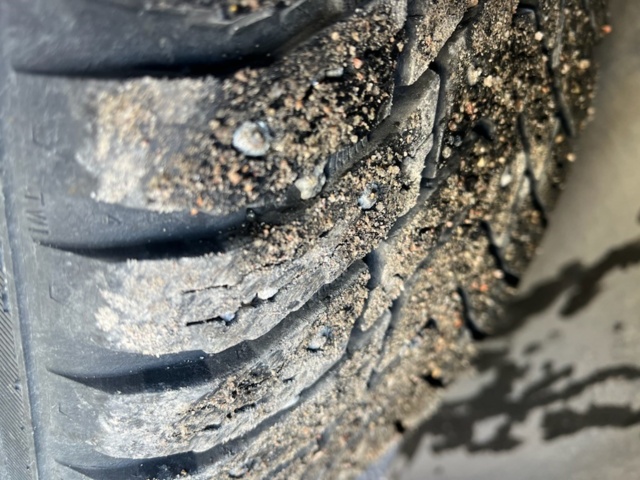 1166117-20 Volvo XC70 2.5T AWD - 2004