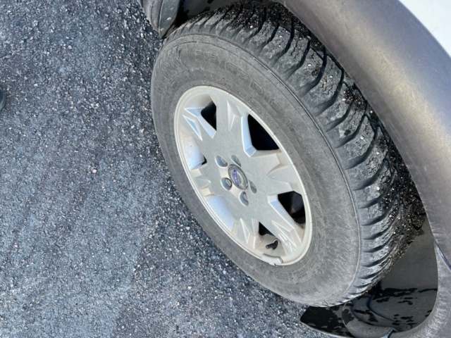 1166117-21 Volvo XC70 2.5T AWD - 2004