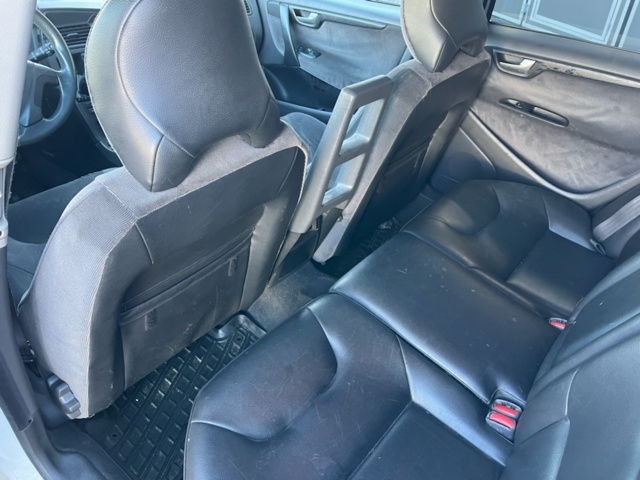 1166117-25 Volvo XC70 2.5T AWD - 2004