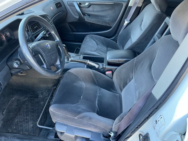 1166117-23 Volvo XC70 2.5T AWD - 2004