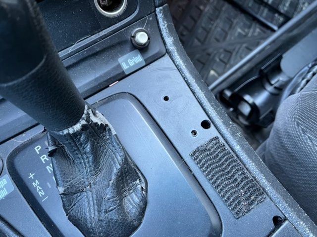 1166117-30 Volvo XC70 2.5T AWD - 2004