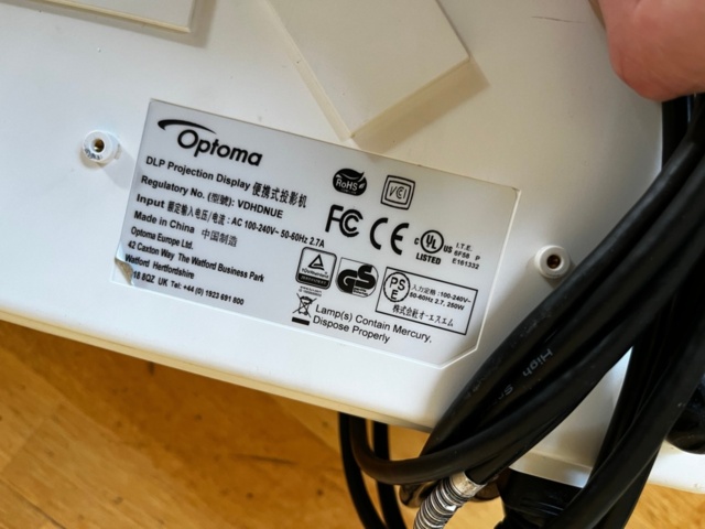 1145083-6 Fenton FT10 LED portable sound system, projector and screen