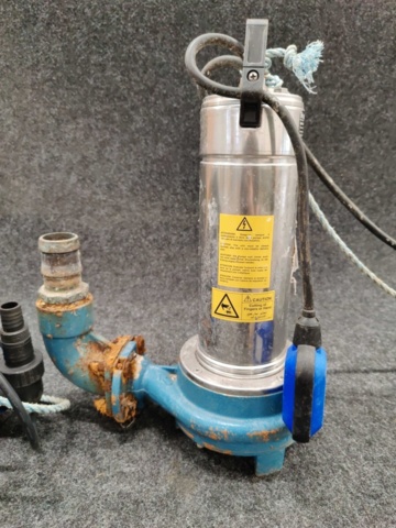 1142481-10 2 st Dränkbara pumpar