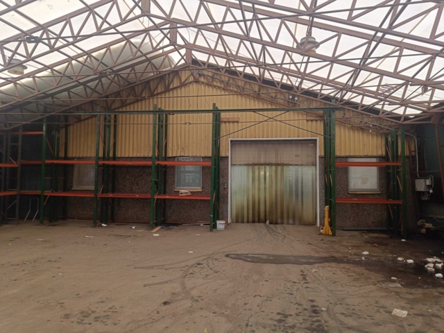 1129896-1 Older pallet rack.