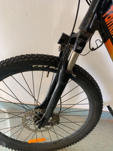 1065716-6 Electric bicycle mountain bike Tomahawk Lyfco