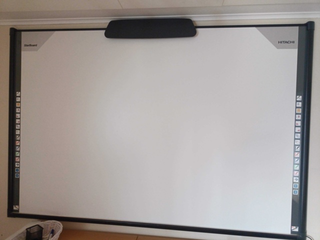 1129917-1 Interactive Whiteboard Hitachi starboard, as well as Epson projector