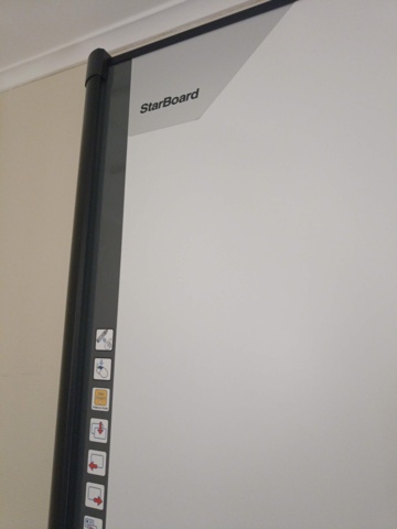 1129917-5 Interactive Whiteboard Hitachi starboard, as well as Epson projector