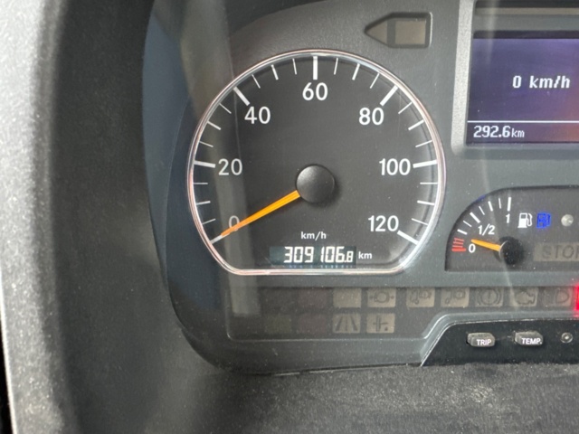 1172432-32 Mercedes-Benz Trucks Atego 4.8 PowerShift 2, 218hp, 2012