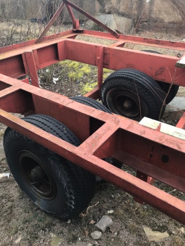1172398-4 Boat trailer 2.4x7m. Tires 10.00-15