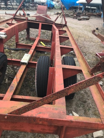 1172398-5 Boat trailer 2.4x7m. Tires 10.00-15