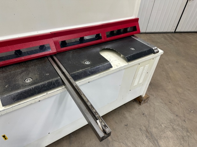 1171069-5 Shearing machine Baykal HGL2106