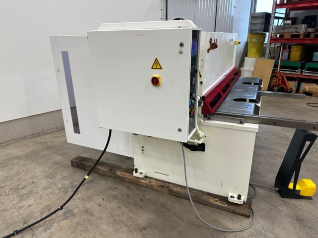 1171069-10 Shearing machine Baykal HGL2106