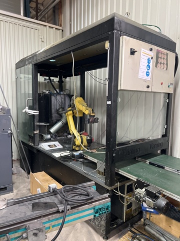 1121660-2 Fanuc M-10 iA Robot with cabinet & feed tracks 2013