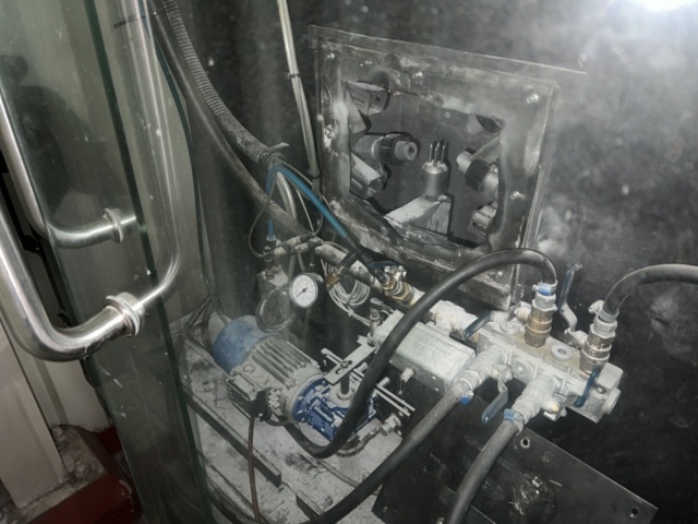 1121660-12 Fanuc M-10 iA Robot with cabinet & feed tracks 2013