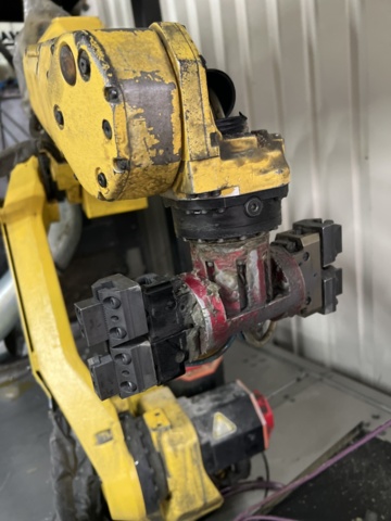 1121660-24 Fanuc M-10 iA Robot with cabinet & feed tracks 2013