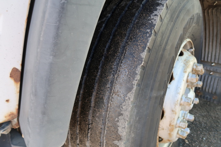 773533-16 Truck - Volvo FL618 4 x 2