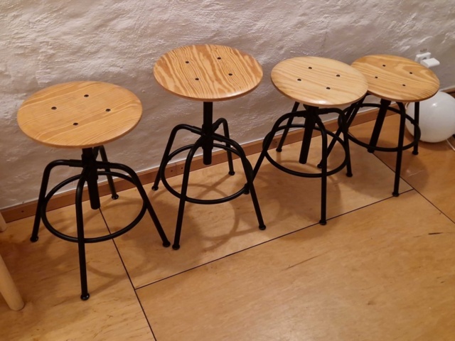 1150801-10 Studio room with speakers, microphone and furniture